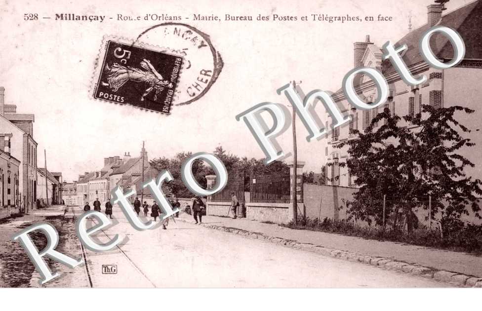 Route d&#039;Orleans, Mairie et Bureau des Postes