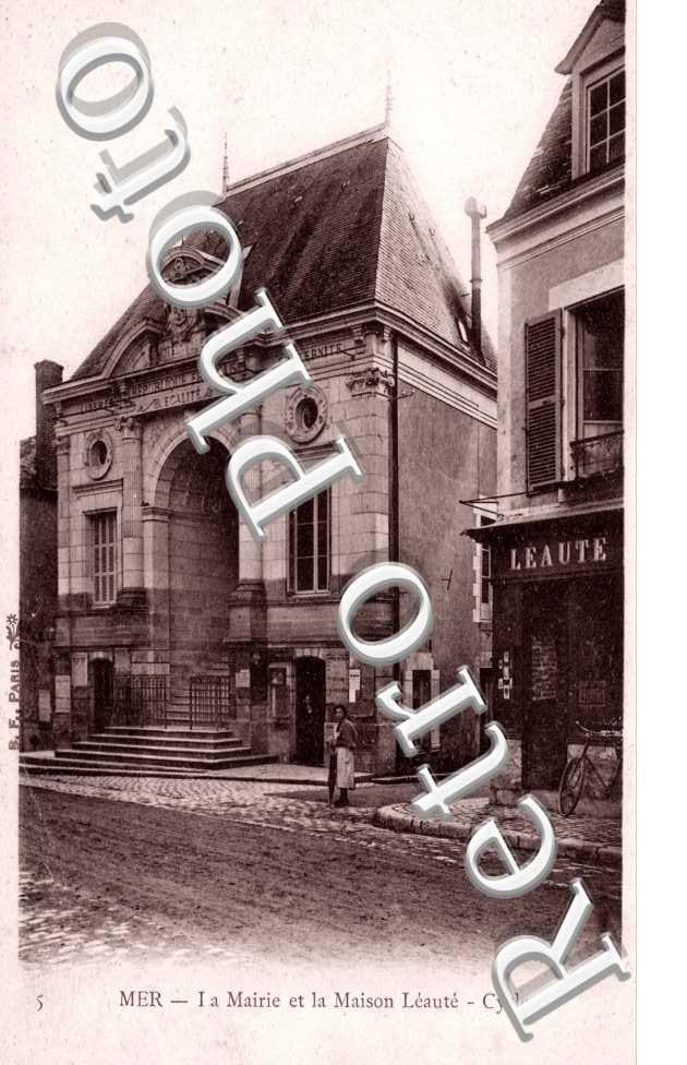 la Mairie et la Maison Leaute - Cycles