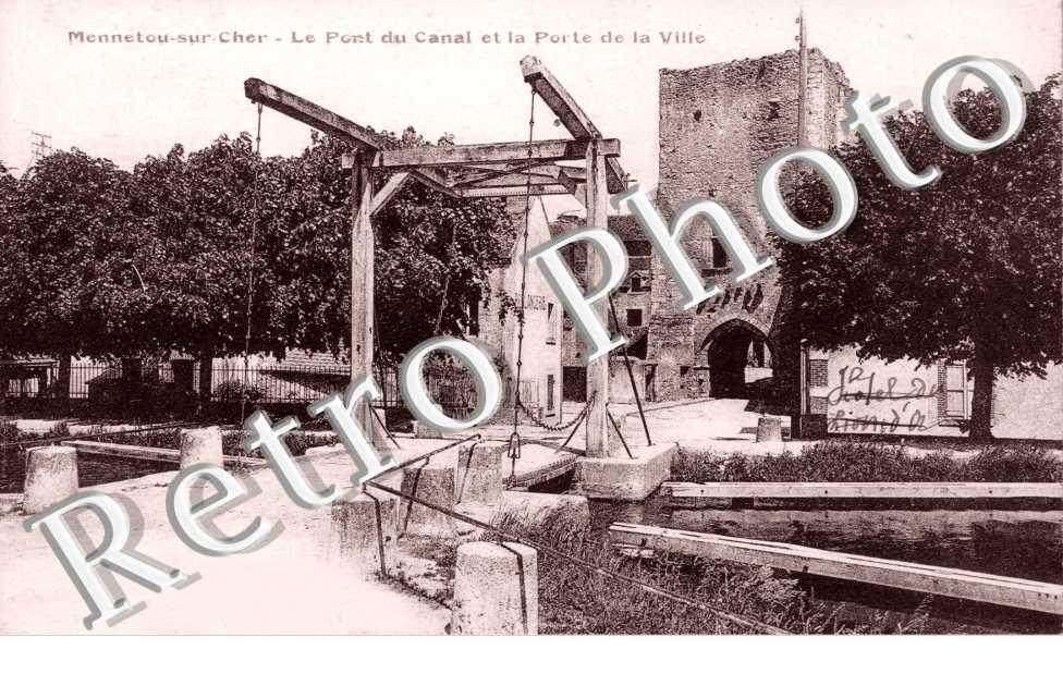 Le Pont du Canal et la Porte de la Ville
