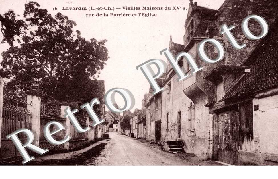 Vieilles Maisons, Rue de la Barriere et l&#039;Eglise
