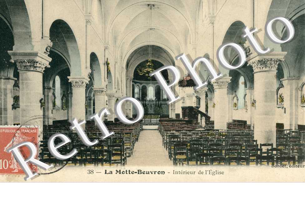 Interieur de l'Eglise