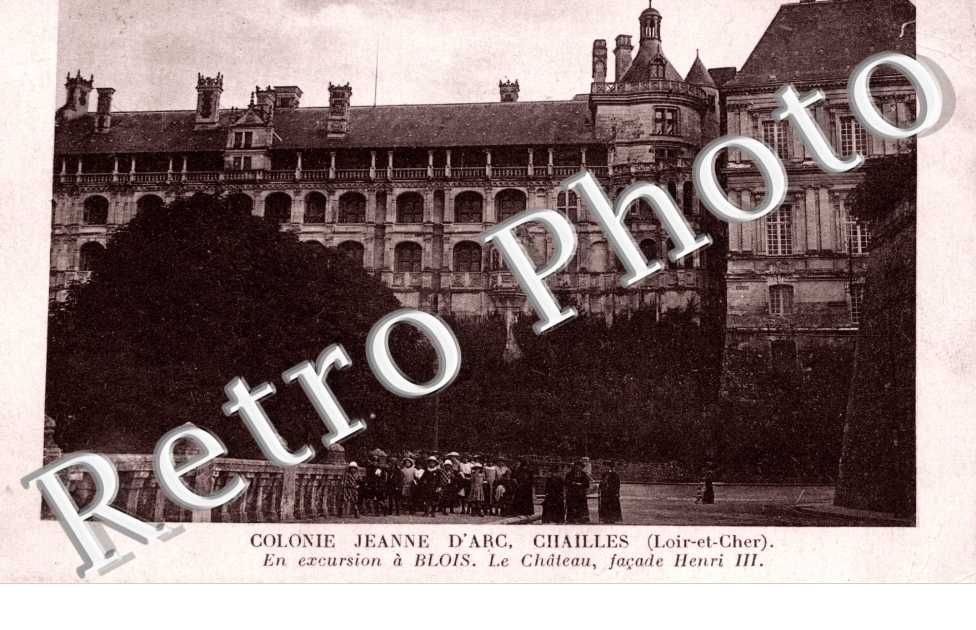 lonie Jeanne d&#039;Arc - chateau facade henry III