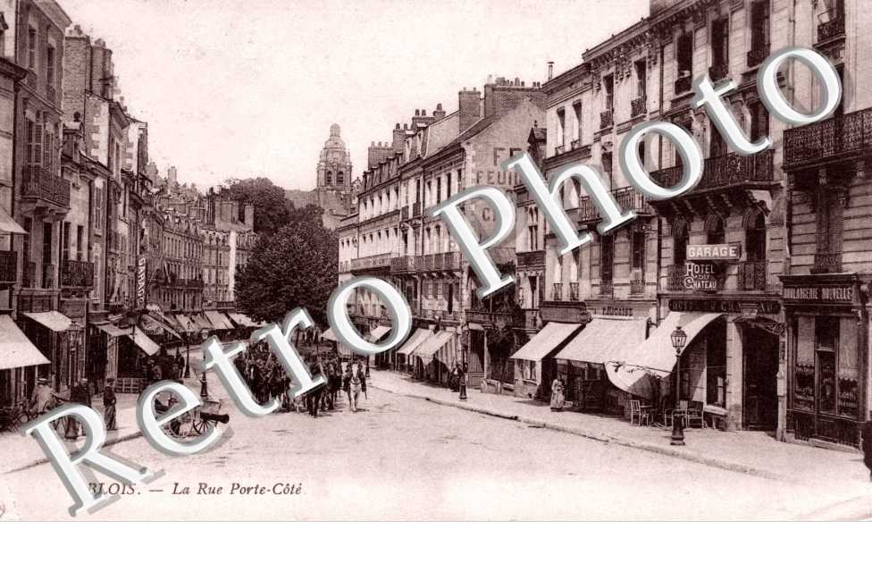 La rue Porte Cote