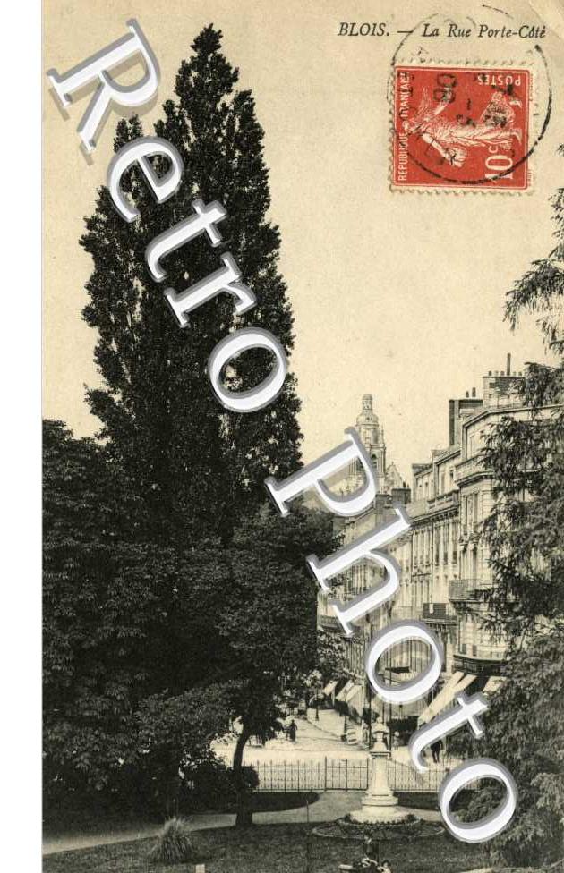 La rue Porte Cote