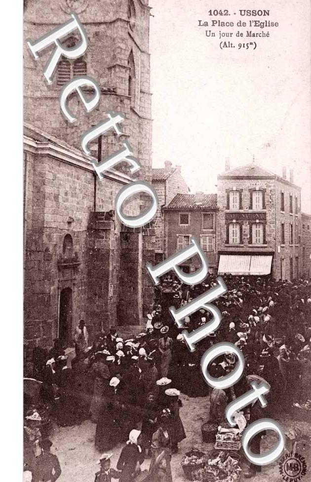 La Place de l&#039;église un jour de marché