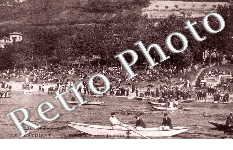 la Foule un Jour de Fete, Le Pertuiset