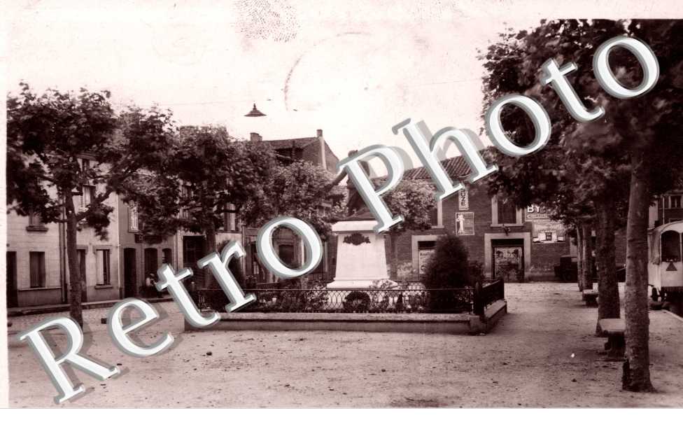 Place Parmentier et Monument aux Morts