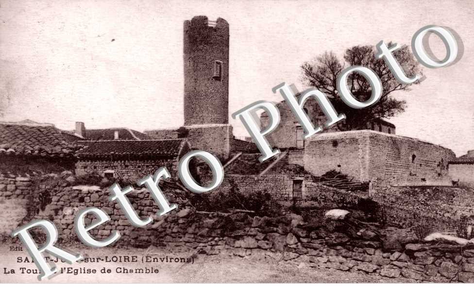 Tour et l&#039;Eglise de Chamble