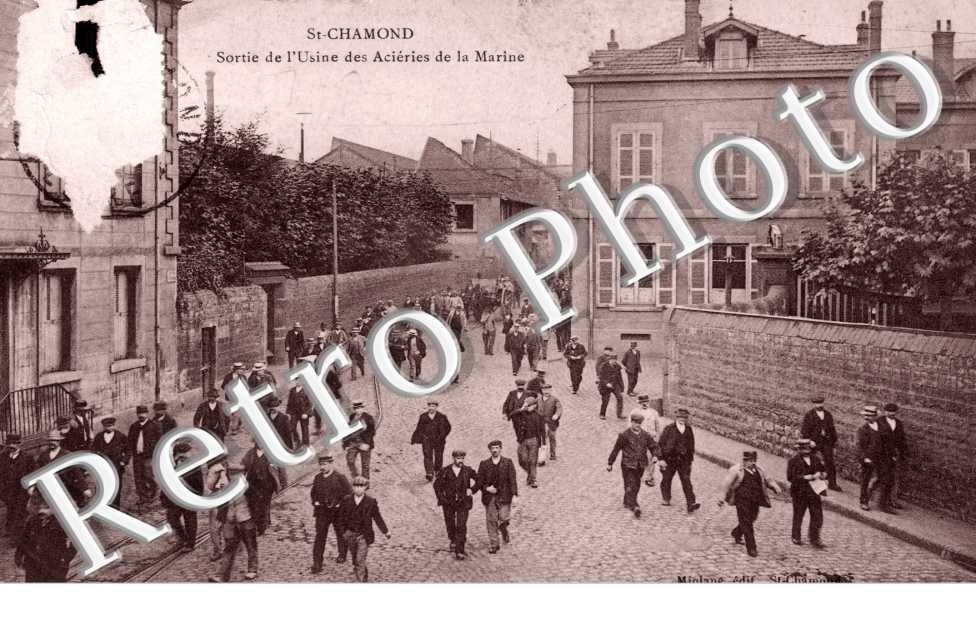 Sortie de l'Usine des Acieries de la Marine
