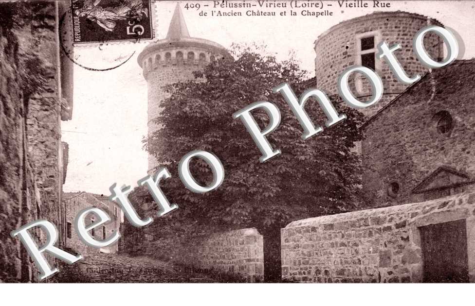 Vieille rue de l&#039;ancien chateau et la chapelle