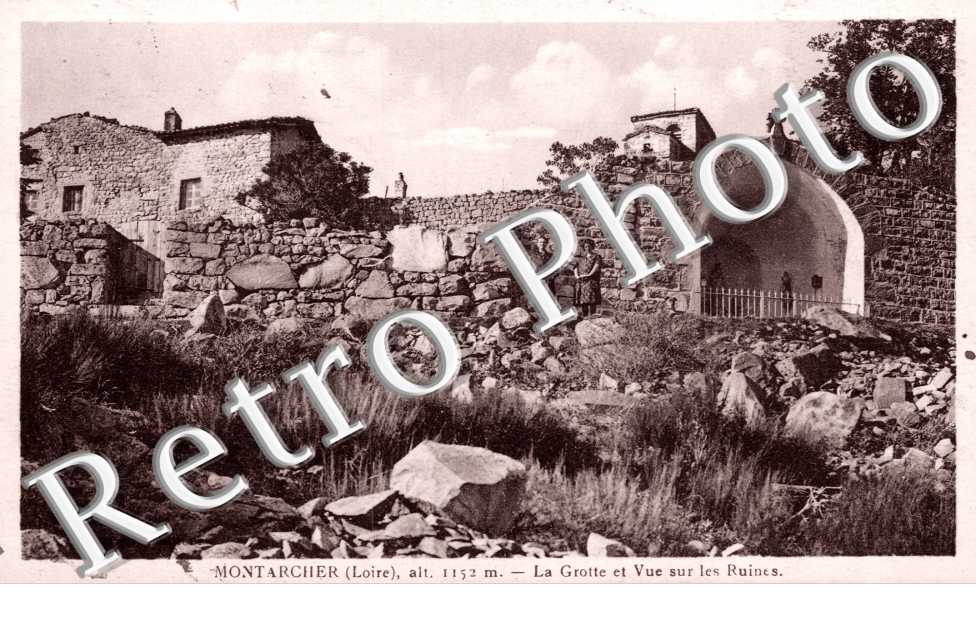 La Grotte et Vue sur les Ruines