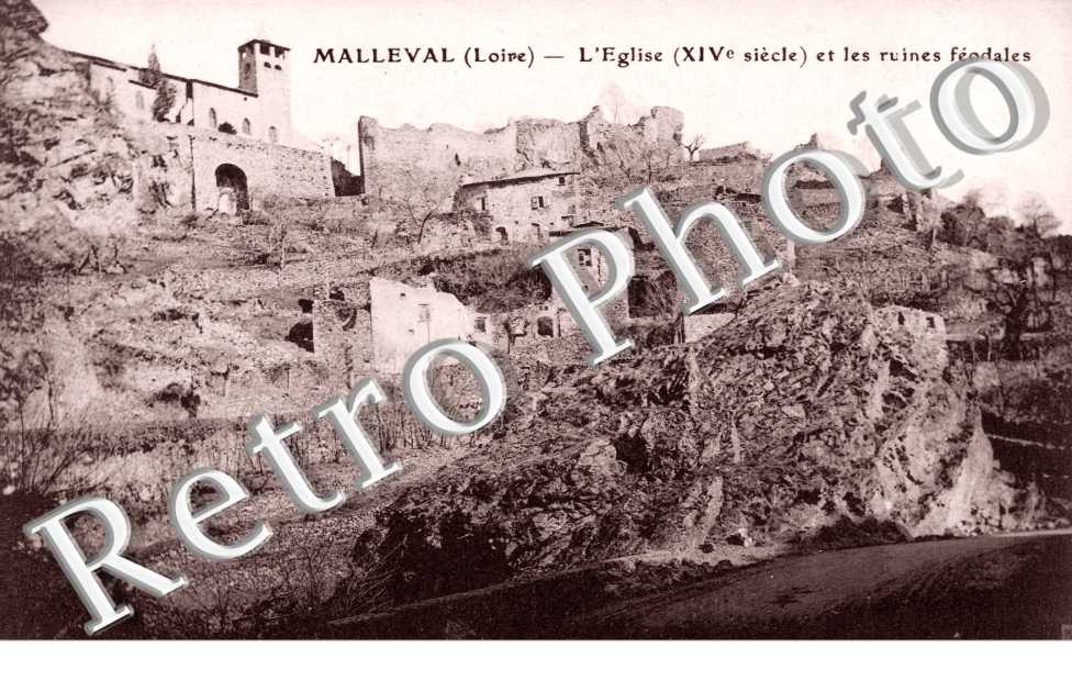L&#039;Eglise et les Ruines du Vieux Chateau