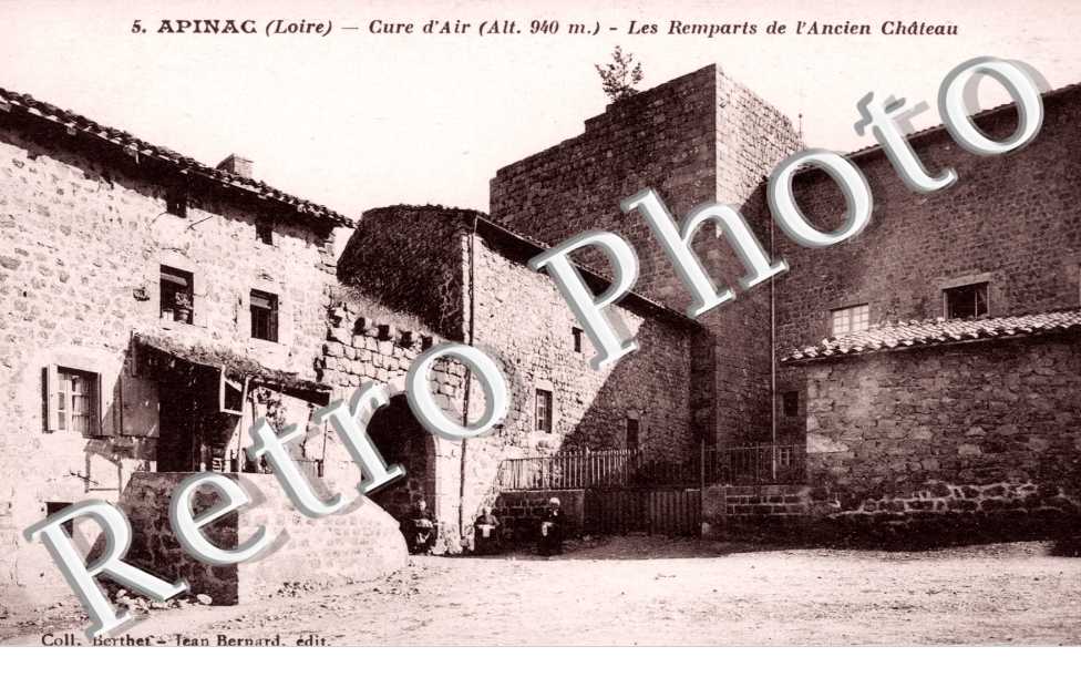 Cure d&#039;Air, les Remparts de l&#039;Ancien Chateau