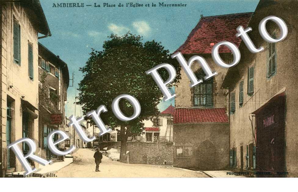 la Place de l&#039;eglise et le maronnier