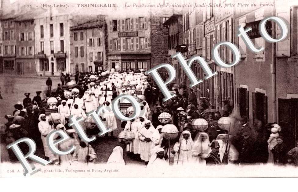 Procession des Penitents, place du foiral