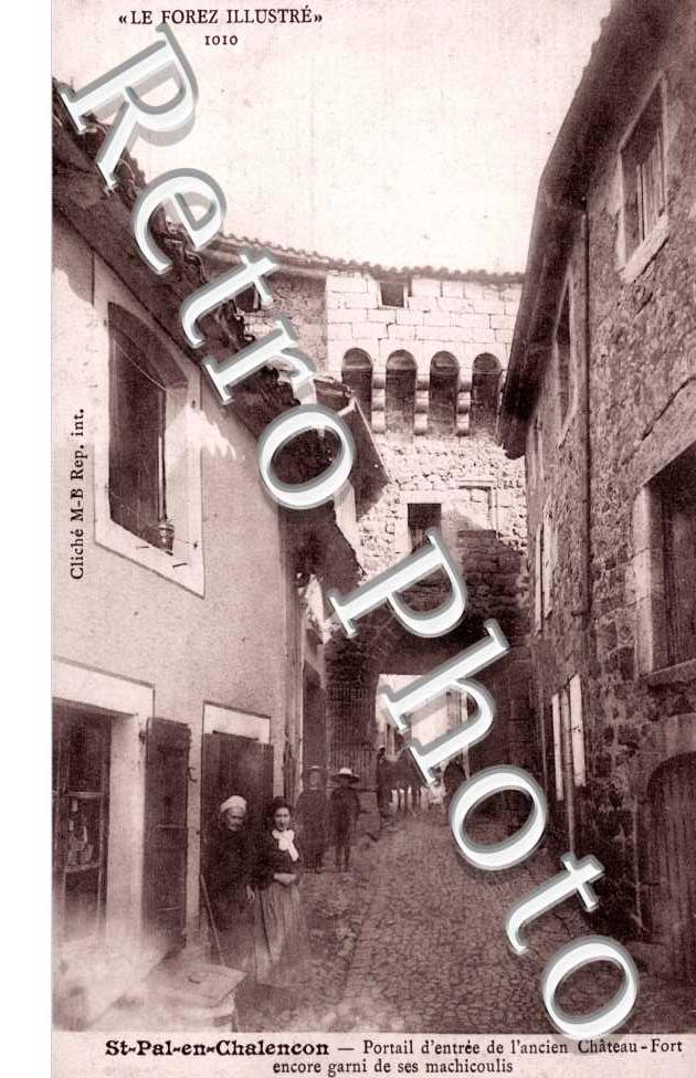portail d&#039;entree de l&#039;ancien chateau-fort