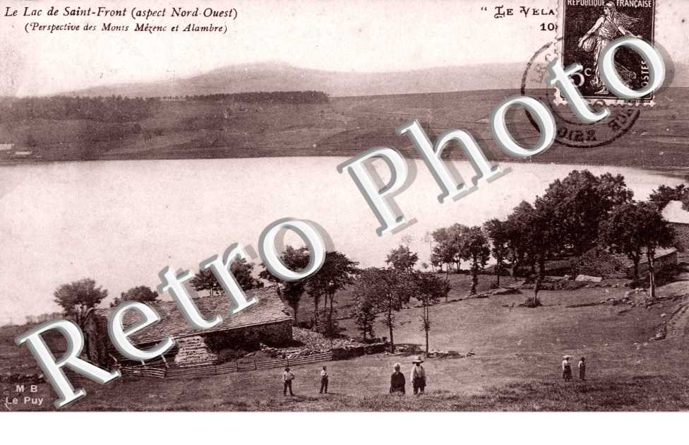le Lac de Saint-Front, Perspective des Monts Mezenc et Alambre