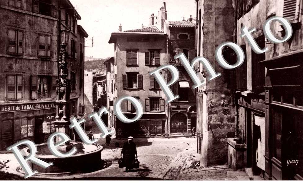 Rue des Tables et Fontaine du XVe s