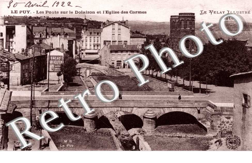 Les ponts sur le Dolaizon et l'eglise des Carmes
