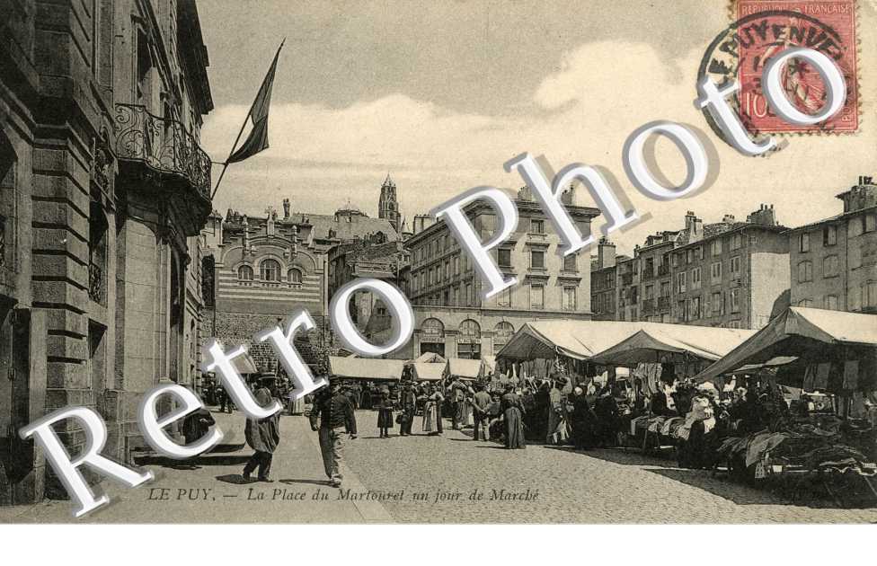 La Place du Martourel, un jour de marche