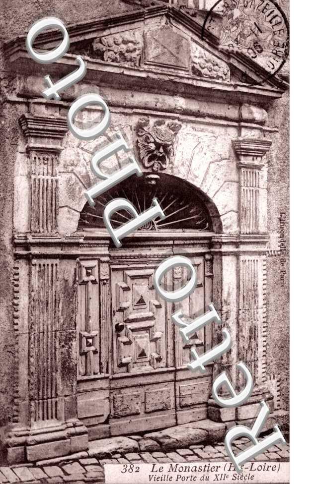 vieille porte du XIIe siecle