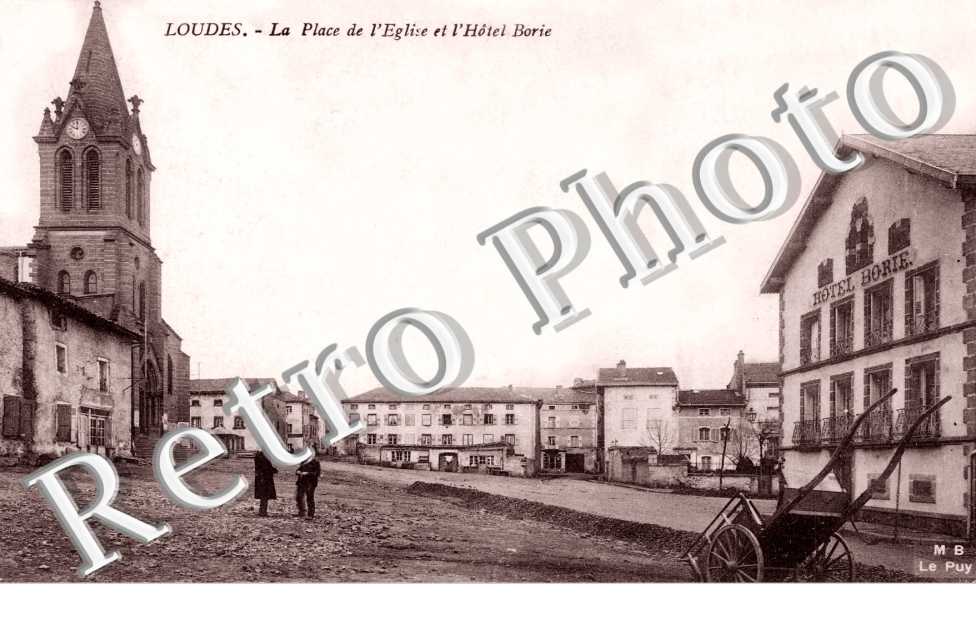 la Place de l'Eglise et l'Hotel Borie