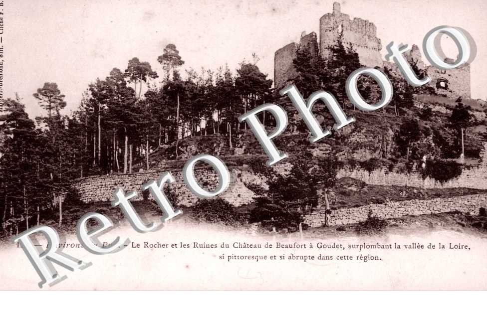 Le Rocher et les Ruines du Chateau de Beaufort