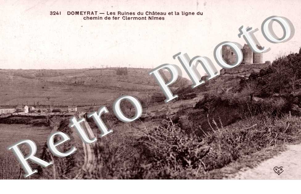 Les Ruines du Chateau et la Ligne de Chemin de Fer