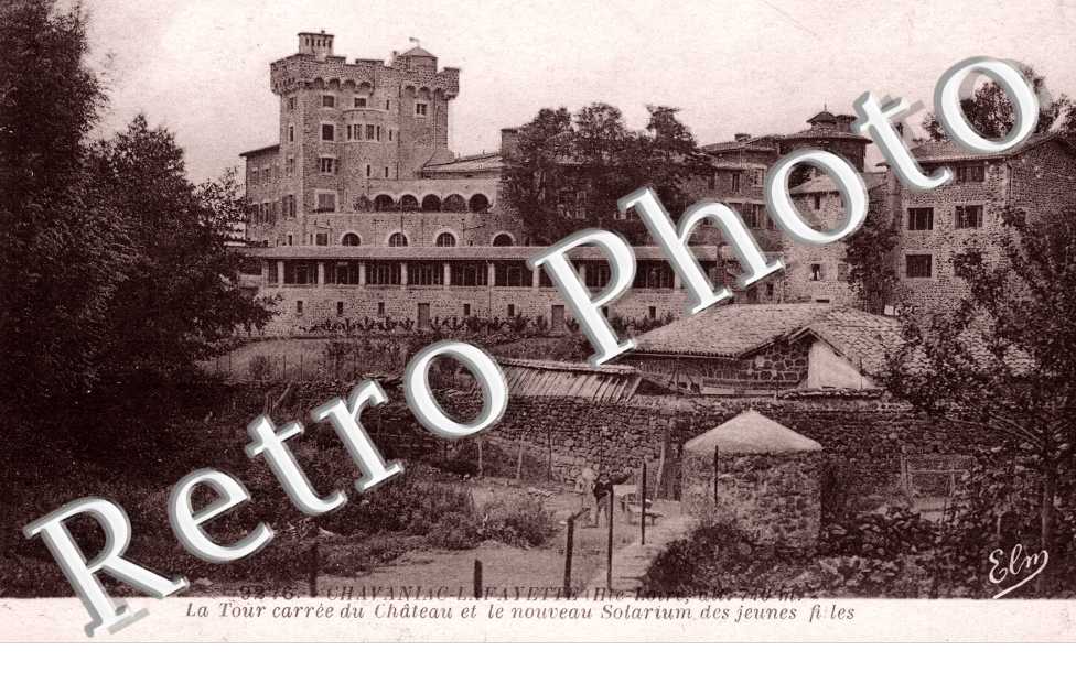 La Tour Carre du Chateau