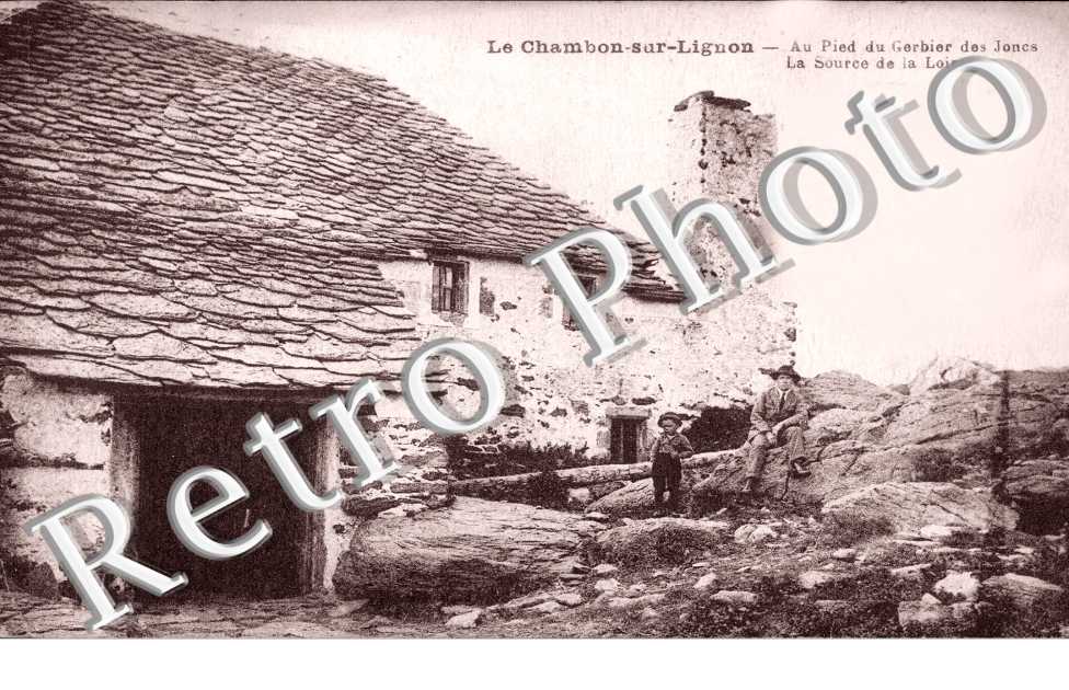 au pied du gerbier des joncs la source de la loire