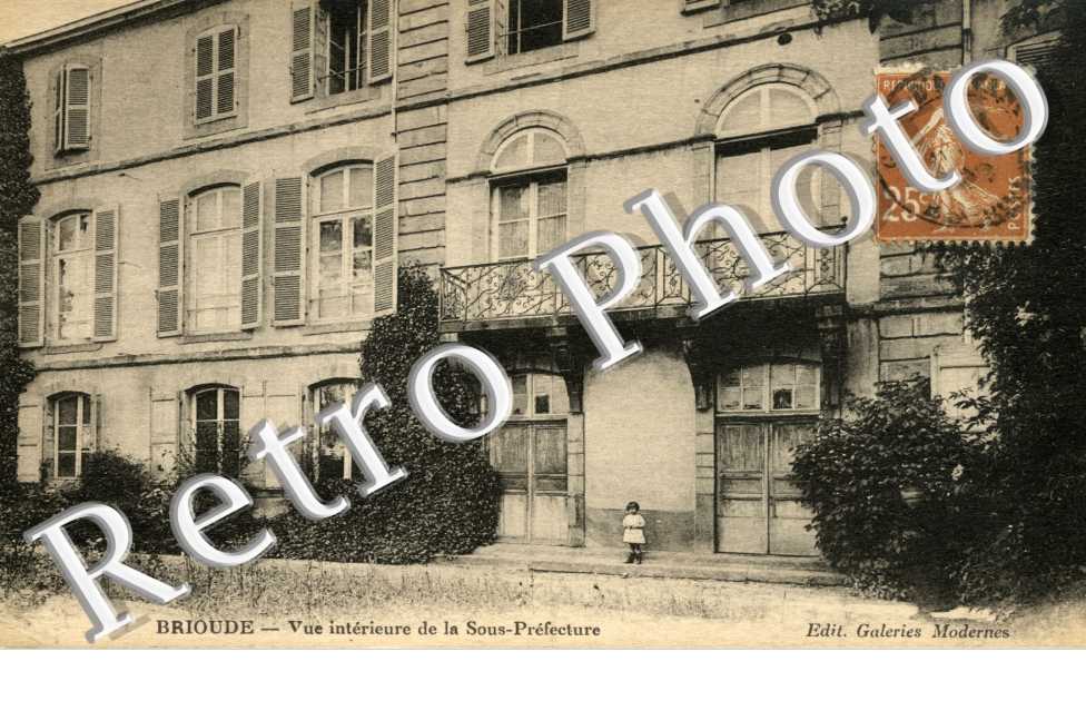 Vue interieure de la Sous Prefecture