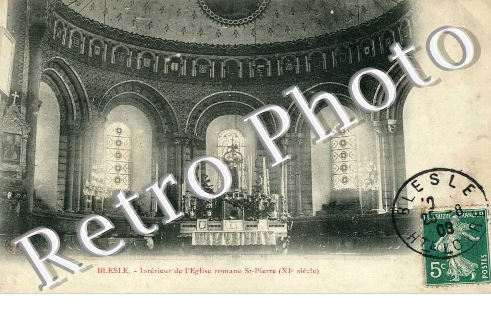 Interieur de  l'Eglise Romane