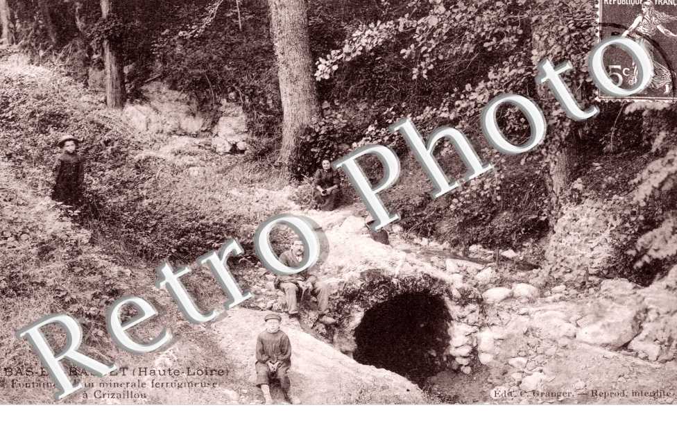 Fontaine d&#039;eau minerale ferrugineuse a Crizaillou
