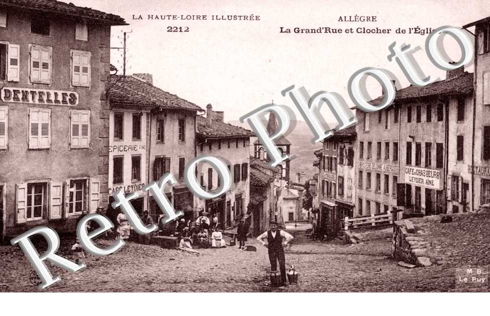 la Grande Rue et clocher de l&#039;eglise