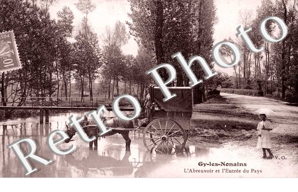 l&#039;abreuvoir et l&#039;entree du pays