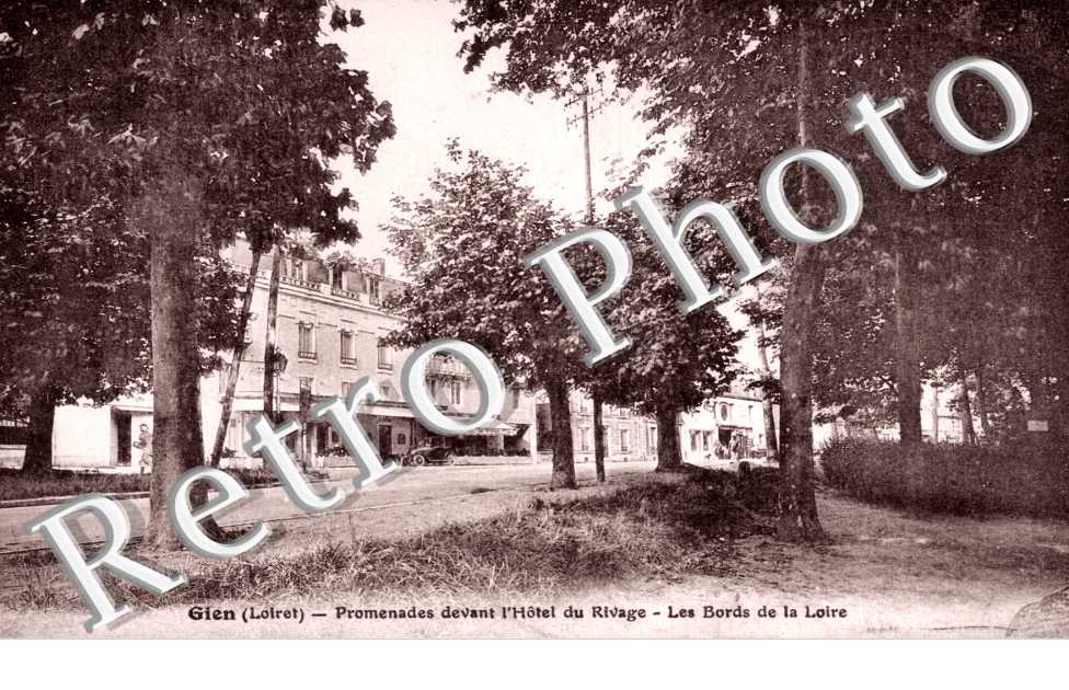 Promenades devant l&#039;Hotel du Rivage