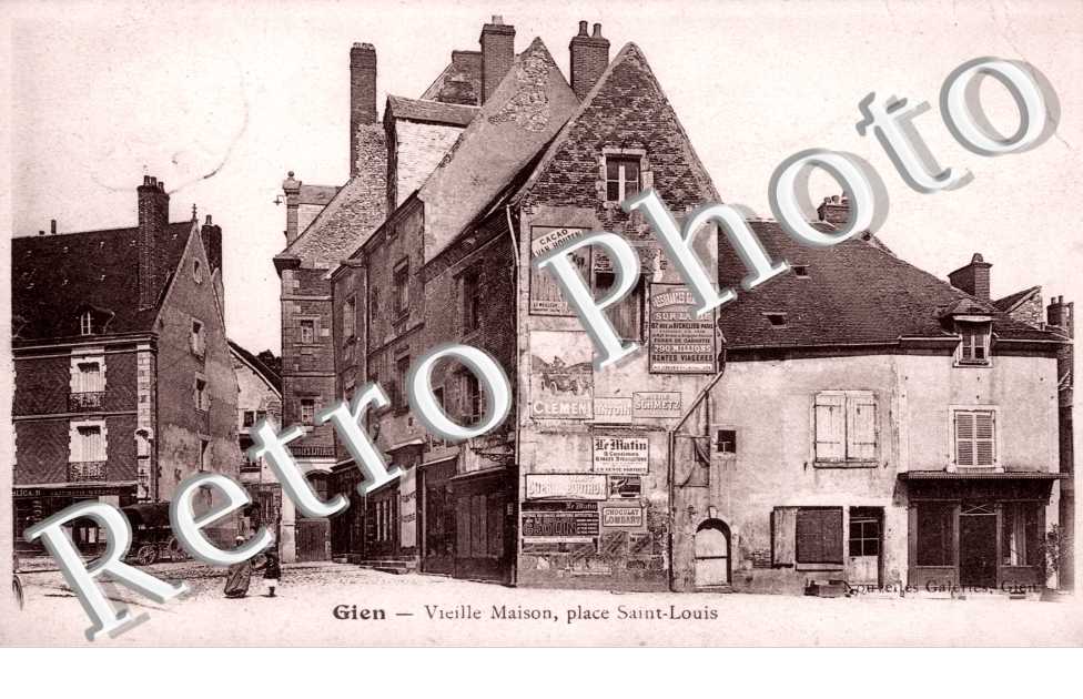 Vieille Maison, Place Saint-Louis