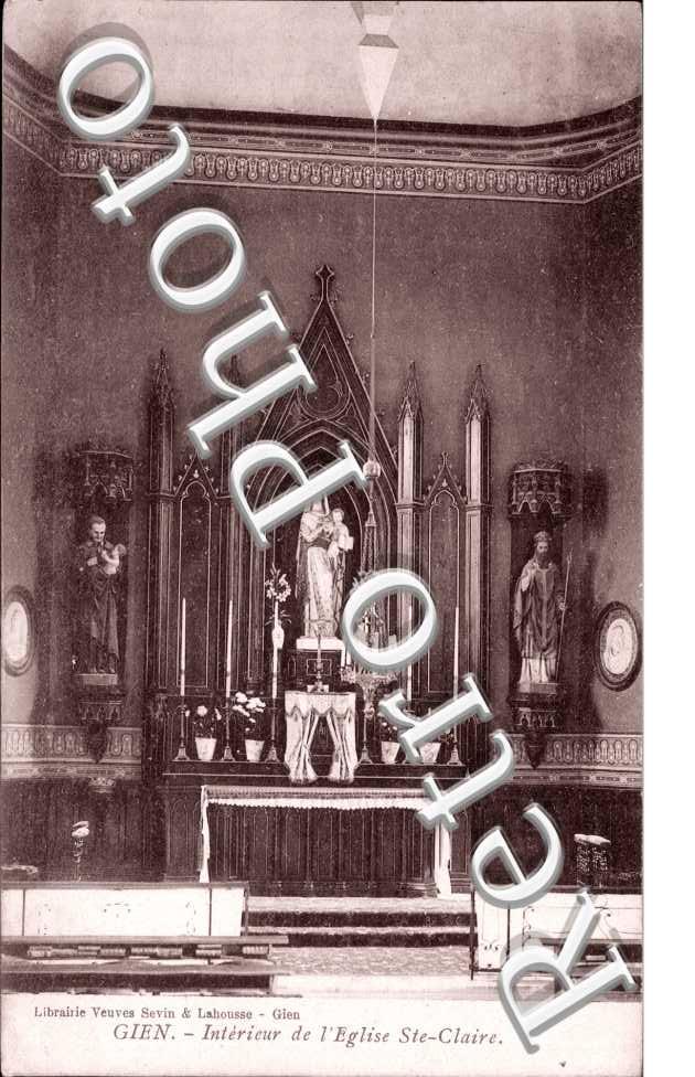 Interieur de l&#039;Eglise Sainte Claire