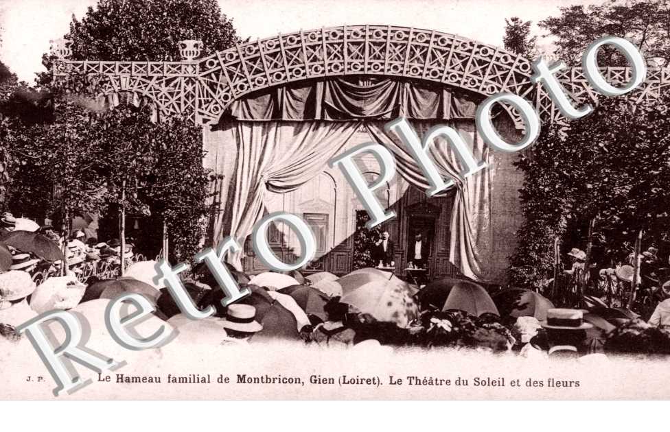 Le Hameau Familial Montbricon, le Theatre du Soleil et des Fleurs