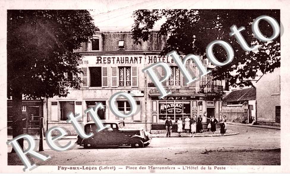 Place des Marronniers, l&#039;Hotel de la Poste