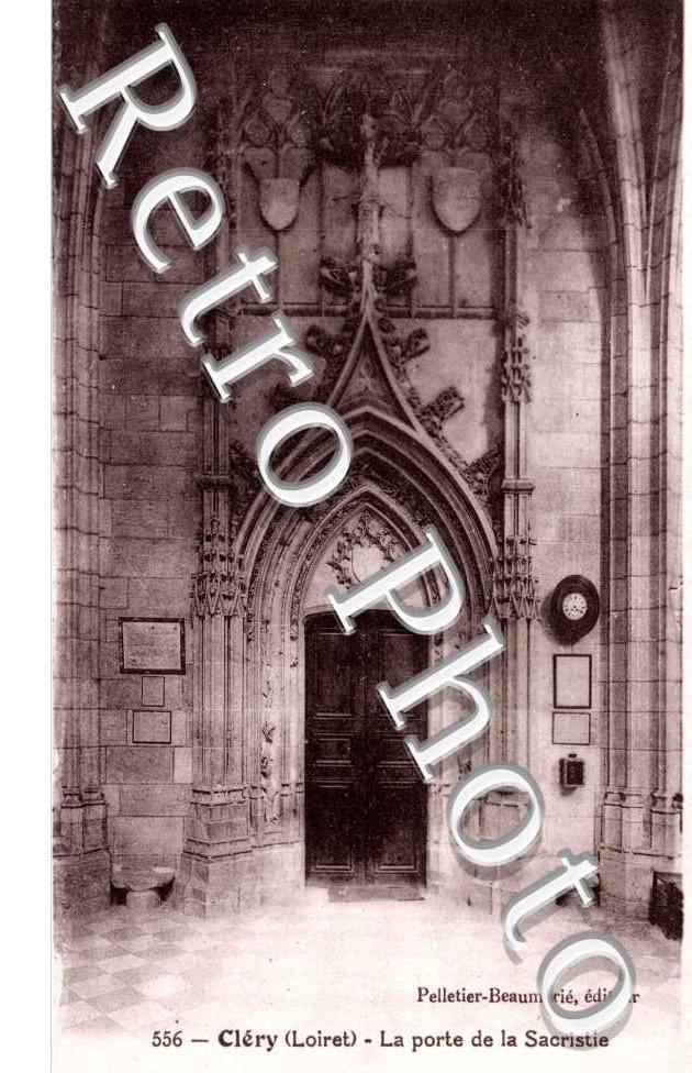 La basilique - Porte de la Cacristie