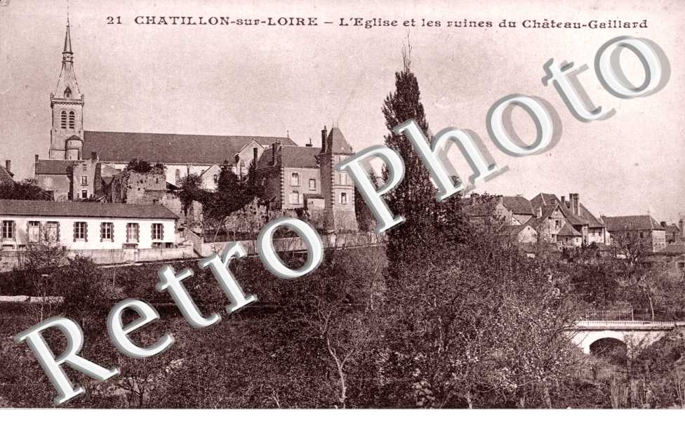 L&#039;Eglise et les Ruines du Chateau Gaillard