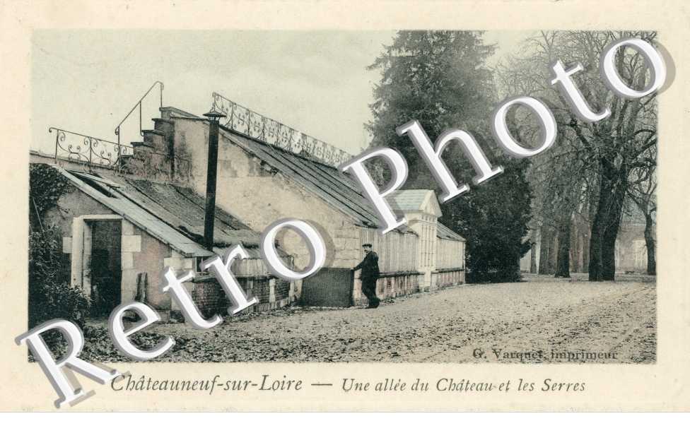 une allee du chateau et les serres (couleur)