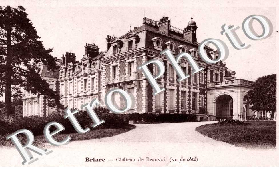 Chateau de Beauvoir - vu de cote