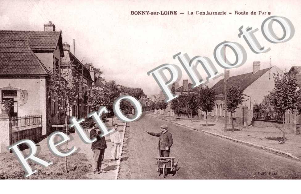 La Gendarmerie, Route de Paris