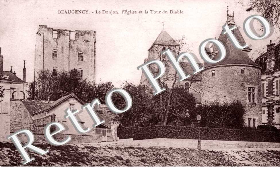 le Donjon, l&#039;Eglise et la Tour du Diable