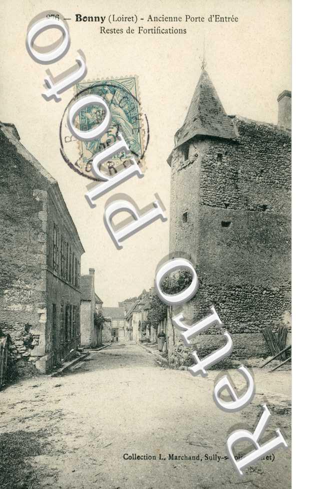 ancienne porte d&#039;entree, reste des fortifications