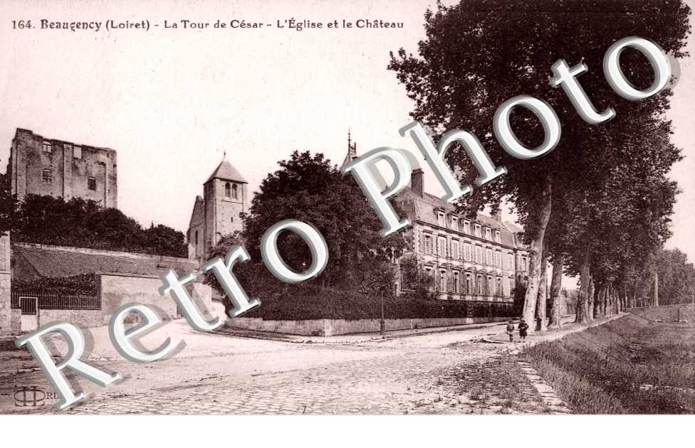 La Tour de Cesar, l&#039;Eglise et le Chateau