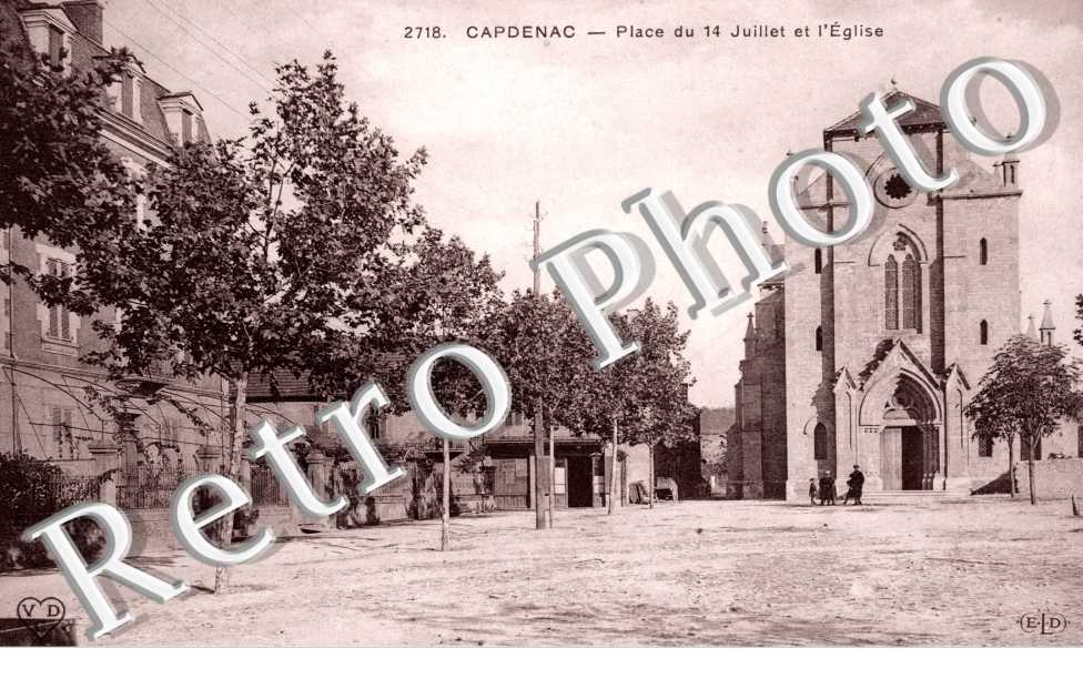 place du 14 juillet et l&#039; eglise