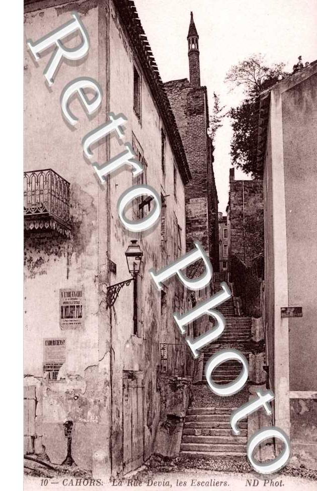 Le Rue Devia les Escaliers